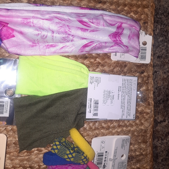 New assorted head wraps and hair accessories - Picture 7 of 8